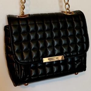 One Direction Black Quilted Purse Gold Chain Shoulder Strap Like New